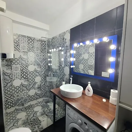 My 3* Τίρανα